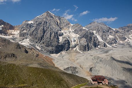 Gran Zebr peak or Knig Spitze and the Citt di Milano hut in the Stelvio national park, South Tyrol, Italy
