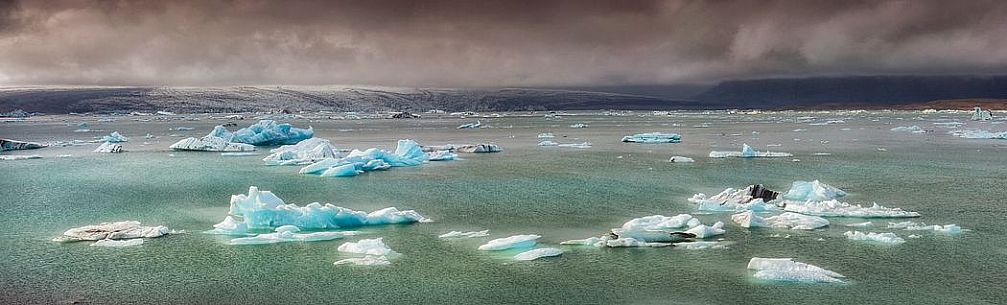 Blue iceberg on Jokulsarlon lagoon lake, Vatnajokull National Park, Iceland