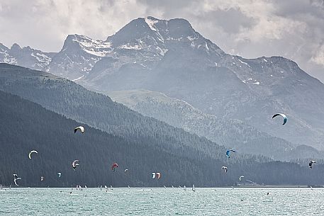 Windsurf and Kitesurfing in the Saint Moritz lake, Saint Moritz, Engadine, Canton of Grisons, Switzerland, Europe