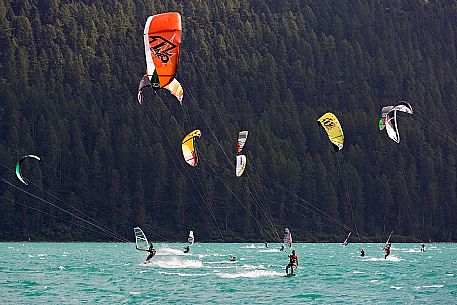 Windsurf and Kitesurfing in the Saint Moritz lake, Saint Moritz, Engadine, Canton of Grisons, Switzerland, Europe