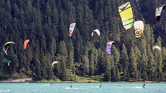 Windsurf and Kitesurfing in the Saint Moritz lake, Saint Moritz, Engadine, Canton of Grisons, Switzerland, Europe