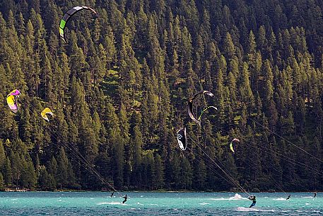 Windsurf and Kitesurfing in the Saint Moritz lake, Saint Moritz, Engadine, Canton of Grisons, Switzerland, Europe