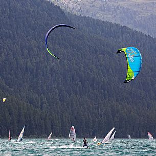 Windsurf and Kitesurfing in the Saint Moritz lake, Saint Moritz, Engadine, Canton of Grisons, Switzerland, Europe