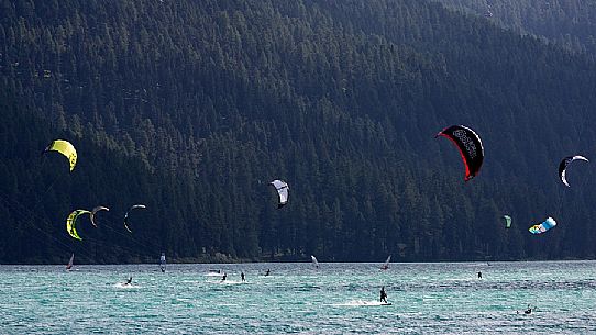 Windsurf and Kitesurfing in the Saint Moritz lake, Saint Moritz, Engadine, Canton of Grisons, Switzerland, Europe