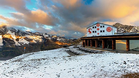Diavolezza mountain hut at sunrise, Bernina mountain group, Pontresina, Canton of Grisons, Switzerland, Europe