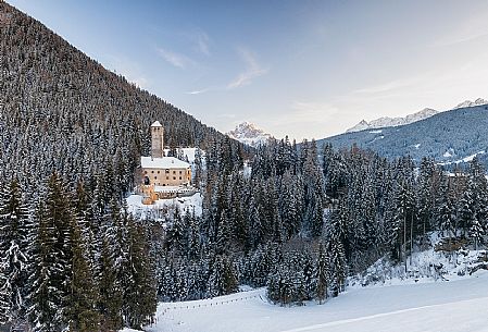 Monguelfo or Welsberg Castle in Casies valley, in the background the Picco di Vallandro mount, Pusteria Valley, South Tyrol, Italy, Europe