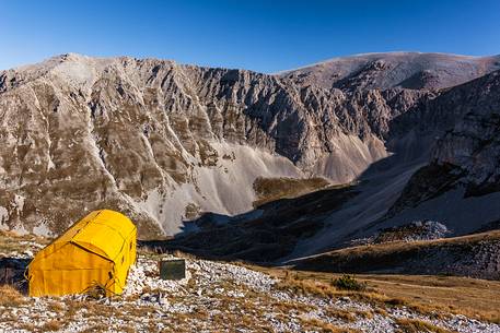 Fusco hut, amphitheater of the Murelle, Majella national park, Abruzzo, Italy, Europe Fusco hut, amphitheater of the Murelle, Majella national park, Abruzzo, Italy, Europe