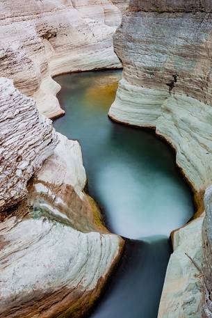 Marmitte dei Giganti or Santa Lucia rapids in the Orta gorge, Majella national park, Abruzzo, Italy, Europe