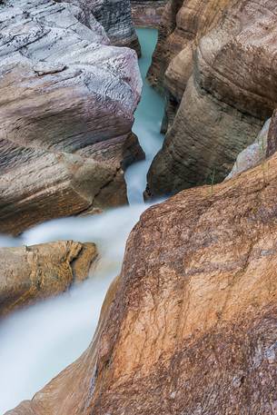 Marmitte dei Giganti or Santa Lucia rapids in the Orta gorge, Majella national park, Abruzzo, Italy, Europe