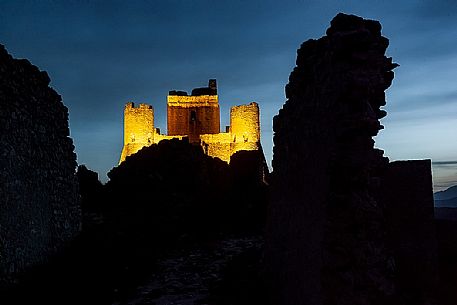 Rocca Calascio castle at twilight, Gran Sasso national park, Abruzzo, Italy, Europe Rocca Calascio castle at twilight, Gran Sasso national park, Abruzzo, Italy, Europe