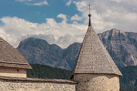 Museum Ladin Ciastel de Tor, in the background the Fanes dolomites, San Martino in Badia, Trentino Alto Adige, Italy, Europe