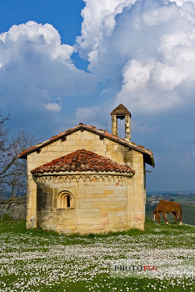 Little church in Moleto, Monferrato, Piemonte Region, Italy, Europe