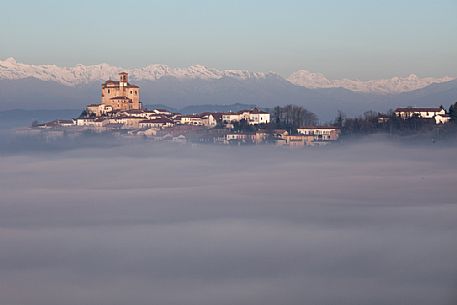 The church of Treville, one of the highest place in Monferrato, in the fog. On the background the Alps, Monferrato, Piedmont, Italy, Europe
The church of Treville, one of the highest place in Monferrato, in the fog. On the background the Alps, Monferrato, Piedmont, Italy, Europe