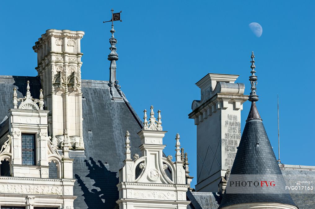 The chateau de Chenonceaux is one of the best-known chteaux of the Loire valley. It is located near the small village of Chenonceaux, and it spans the river Cher with its beautiful gallery built during the French Renaissance.