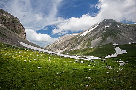 Hikers in the Venaquaro Valley, one of the great valleys of the Gran Sasso Mountains.