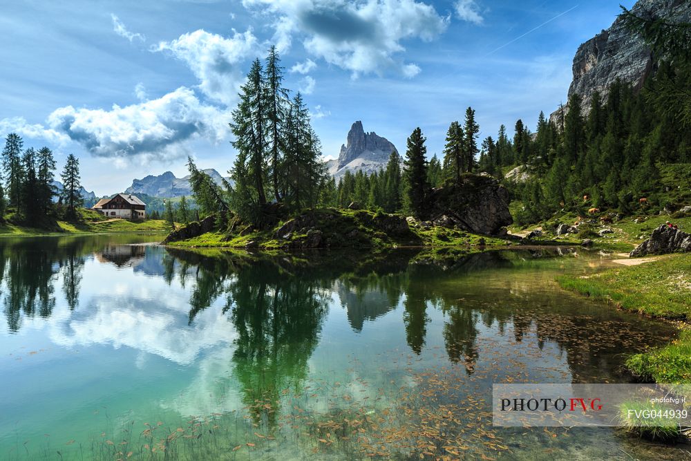 The Federa lake and the Croda da Lago refuge, Cortina d'Ampezzo, Dolomites, Veneto, Italy, Europe