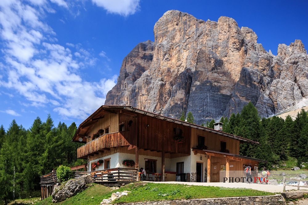 The Dibona refuge and in the background the Tofane peak, Cortina d'Ampezzo, Dolomites, Veneto, Italy, Europe