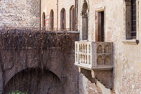 The statue of Juliet in her historical house