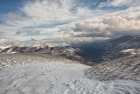 The access from Forca di Presta to Castellucciio andi in the background the Marche valleys, Sibillini national park, Marches, Italy, Europe