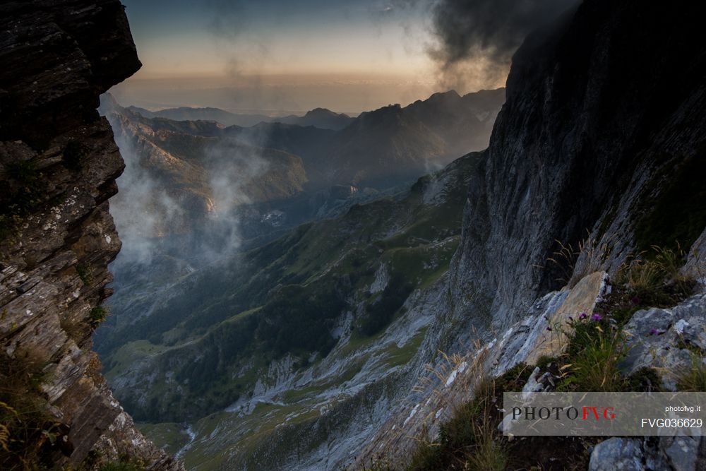 Foreshortening on Apuane alps, Sumbra or Pena mount, Tuscany, Italy, Europe