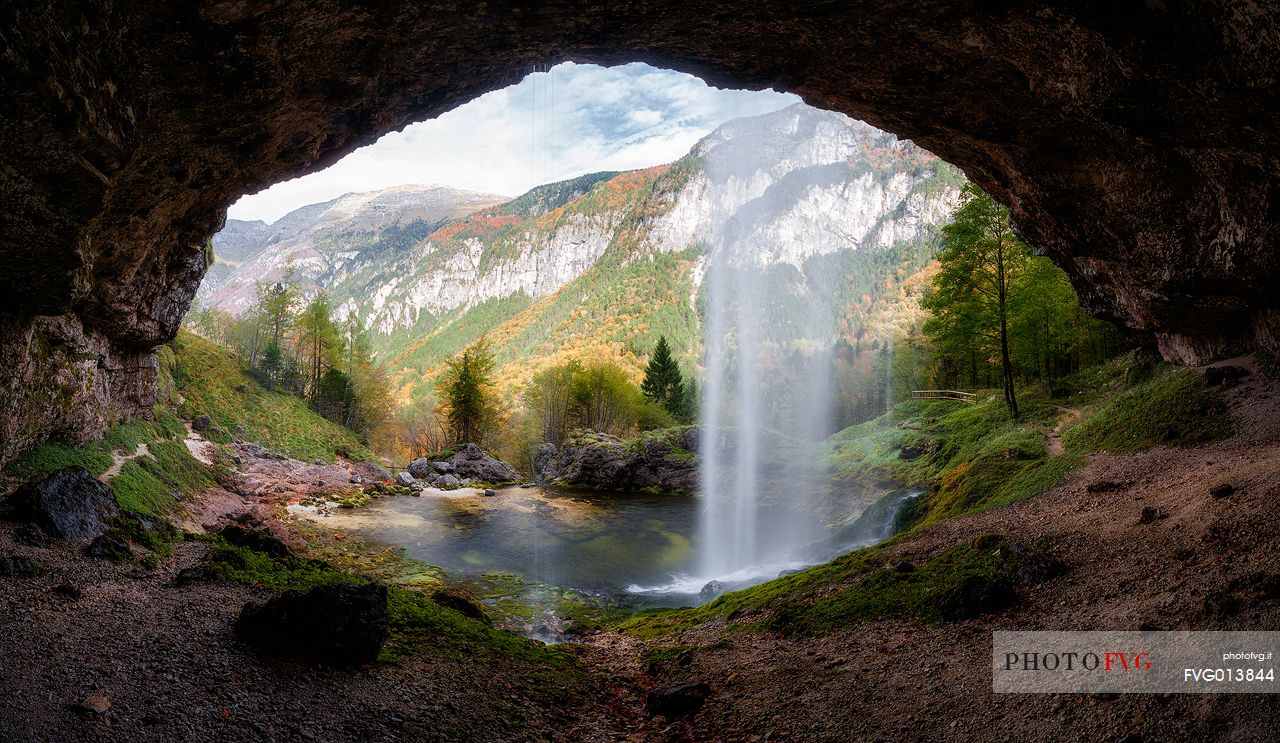 A rear perspective of the Goriuda waterfall shot during a rather sunny morning of October. The 