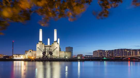 A view of Battersea Power Station and Thames after the dusk