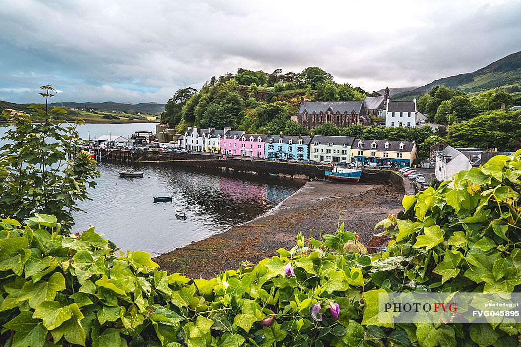 Row of houses at the harbour of Portree, Isle of Skye, Highland Region, Scotland, Great Britain, Europe