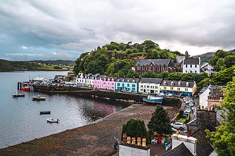 Row of houses at the harbour of Portree, Isle of Skye, Highland Region, Scotland, Great Britain, Europe