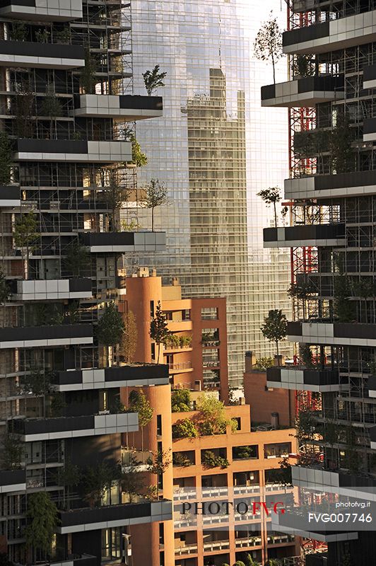 Vertical Forest, a pair of residential Towers (111 and 78 m.) in the Porta Nuova district of Milan