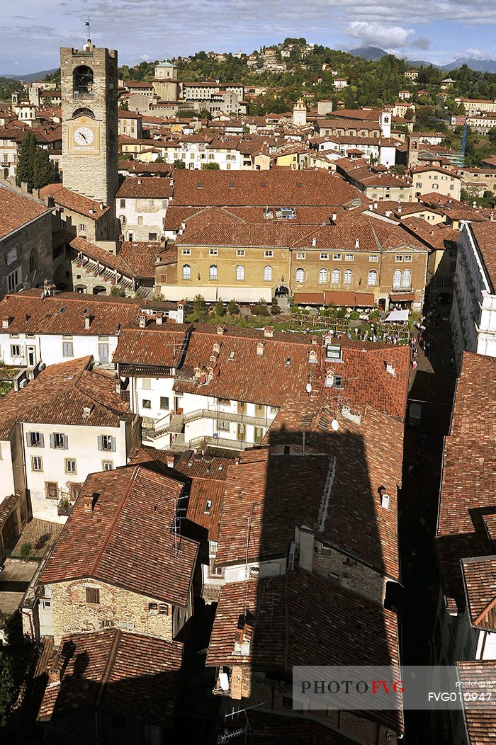 The center of the upper city and the surrounding hills - view from Torre del Gombito