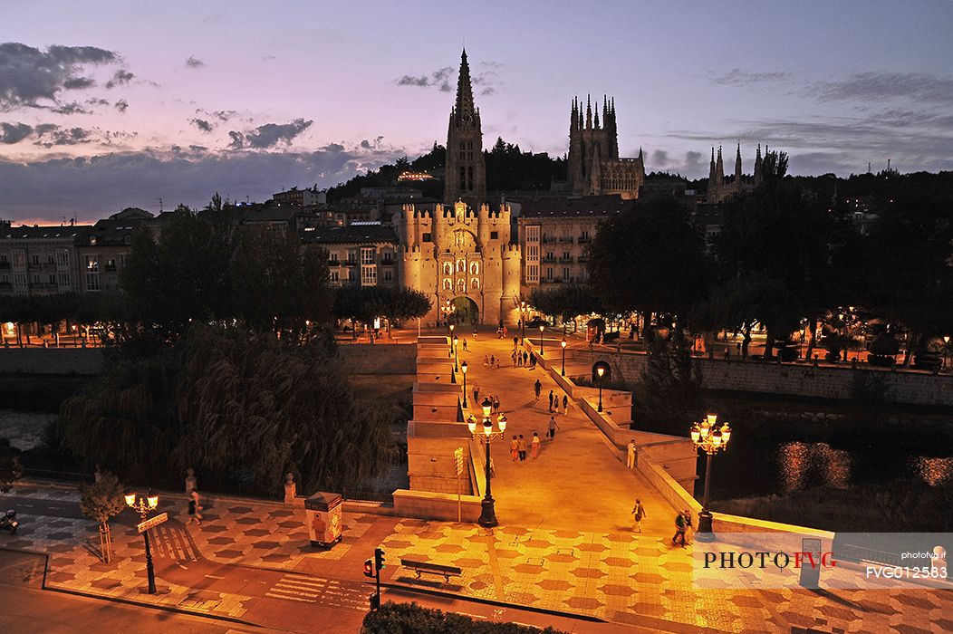 Burgos with the the cathedral and Arco de Santa Maria at twilight, Castile and Leon, Spain, Europe
