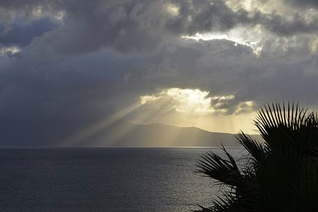 Sunrise on a cloudy day in the Gulf of Kissamos