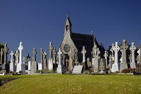 Bohermore Chapel and cemetery near Galway