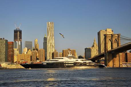 Manhattan skyline and Brooklyn Bridge in the morning