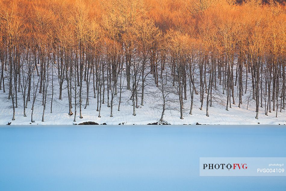 Maulazzo lake frozen