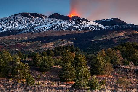 16th paroxysm of 2013, the latest lava fountains just before dawn 16th paroxysm of 2013, the latest lava fountains just before dawn