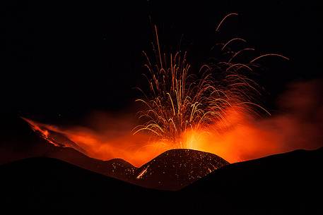 Strombolian activity at the Southeast Crater