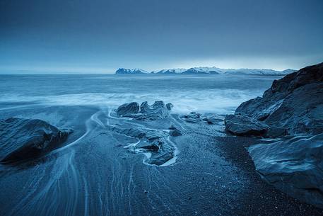 Blue hour at Reydhara reef