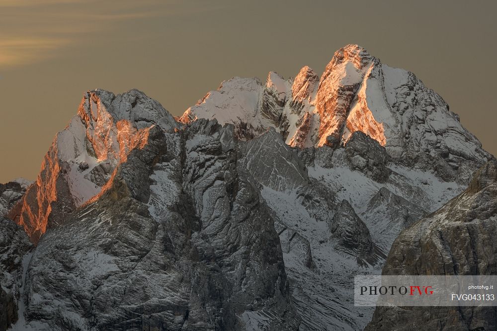 Antelao mount Croda de Marchi and Cima Bastioni peaks from the top of Monte Piana, Misurina, Auronzo, Cadore, Veneto, Italy, Europe
