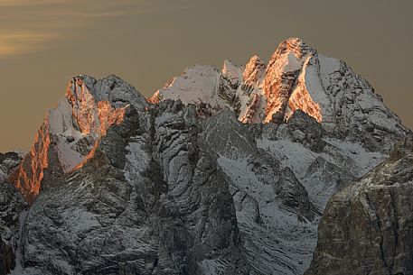 Antelao mount Croda de Marchi and Cima Bastioni peaks from the top of Monte Piana, Misurina, Auronzo, Cadore, Veneto, Italy, Europe
