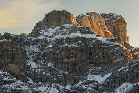 Views from the top of Monte Piana towards the Croda dei Rondoi and Rudo mountains, Misurina, Auronzo, Cadore, Veneto, Italy, Europe
