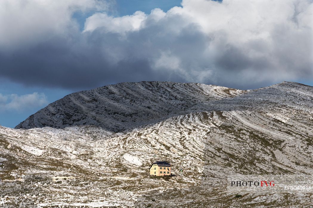 Biella hut  or Seekofel hutte and in the background the Croda del Becco peak, dolomites, Cortina d'Ampezzo, Veneto