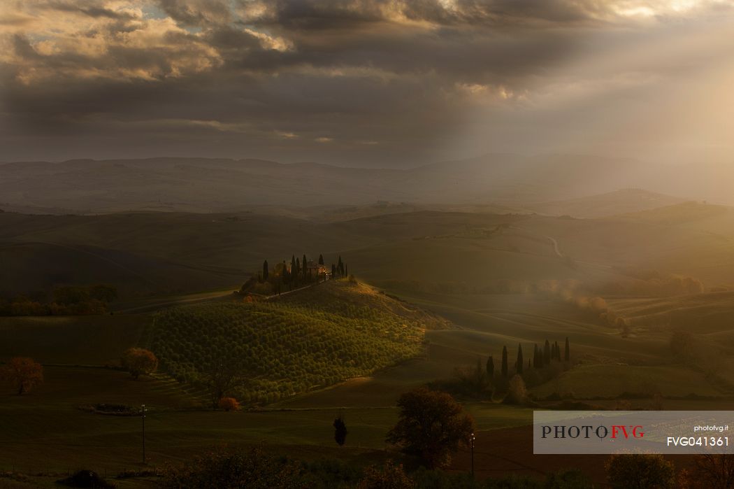 Sunrise at the Belvedere farm in the Val d'Orcia hills, Orcia valley, Tuscany, Italy, Europe
