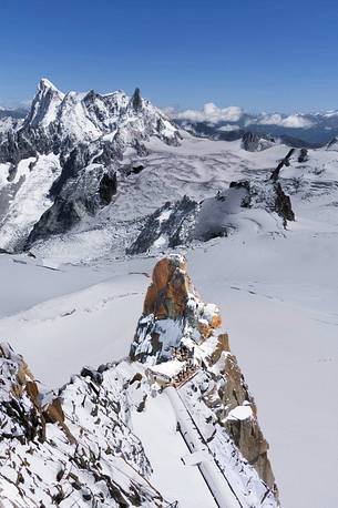 Aguille du Midi overlooking the Valle Blanche, in the background the Dent du Gant, Mont Blanc massif, Chamonix, Haute Savoie, France, Europe