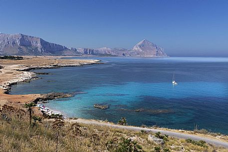 Overhead view of Macari gulf and in the background the Capo Cofano mount, San Vito Lo Capo, Sicily, Italy, Europe