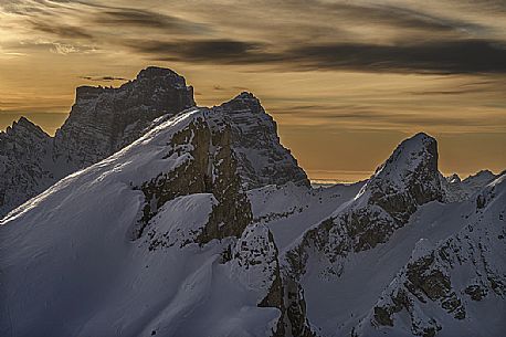 Sunrise at the Nuvolau hut, in the foreground of the Ra Gusela, in the background the Pelmo and on the right the Dusso Tower, dolomites, Cortina d'Ampezzo, Veneto, Italy, Europe