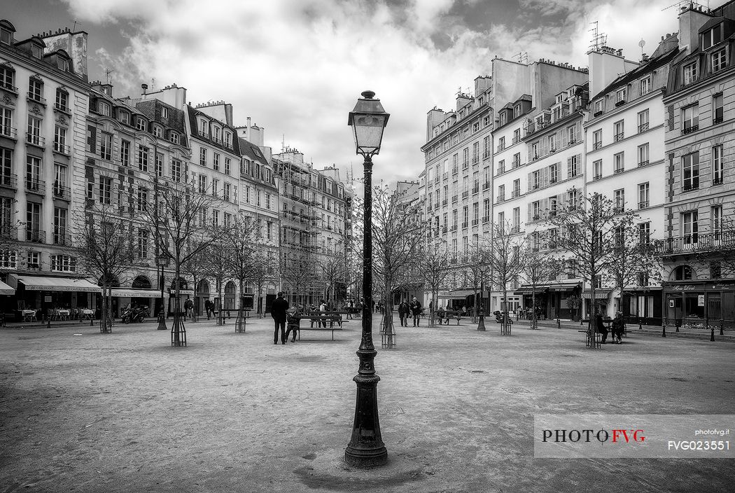 Place Dauphine, Ile de la Cit, Paris, France