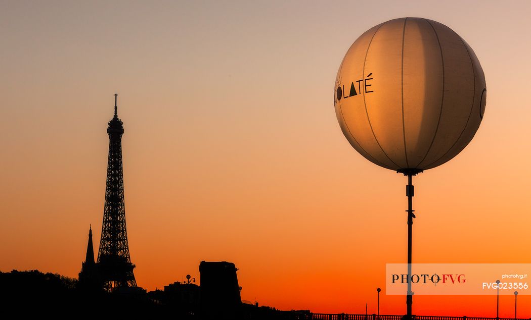 Sunset time over tour Eiffel. Paris, France