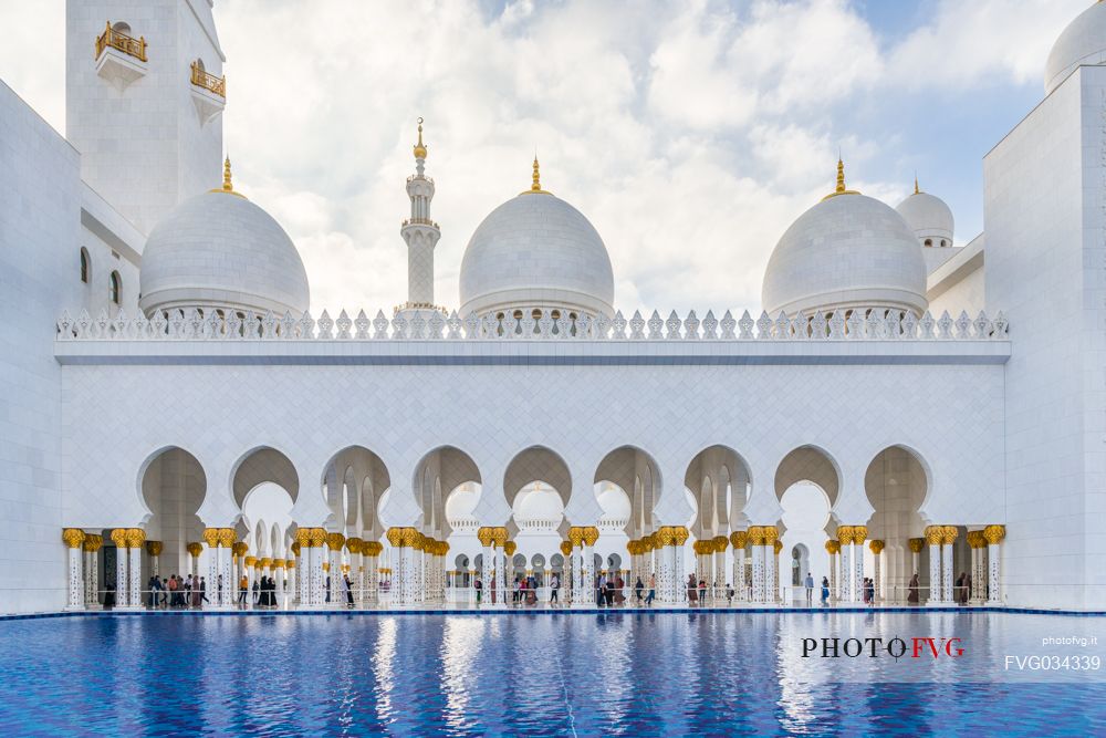 Sheikh Zayed Grand Mosque in the City of Abu Dhabi, Emirate of Abu Dhabi, United Arab Emirates, UAE