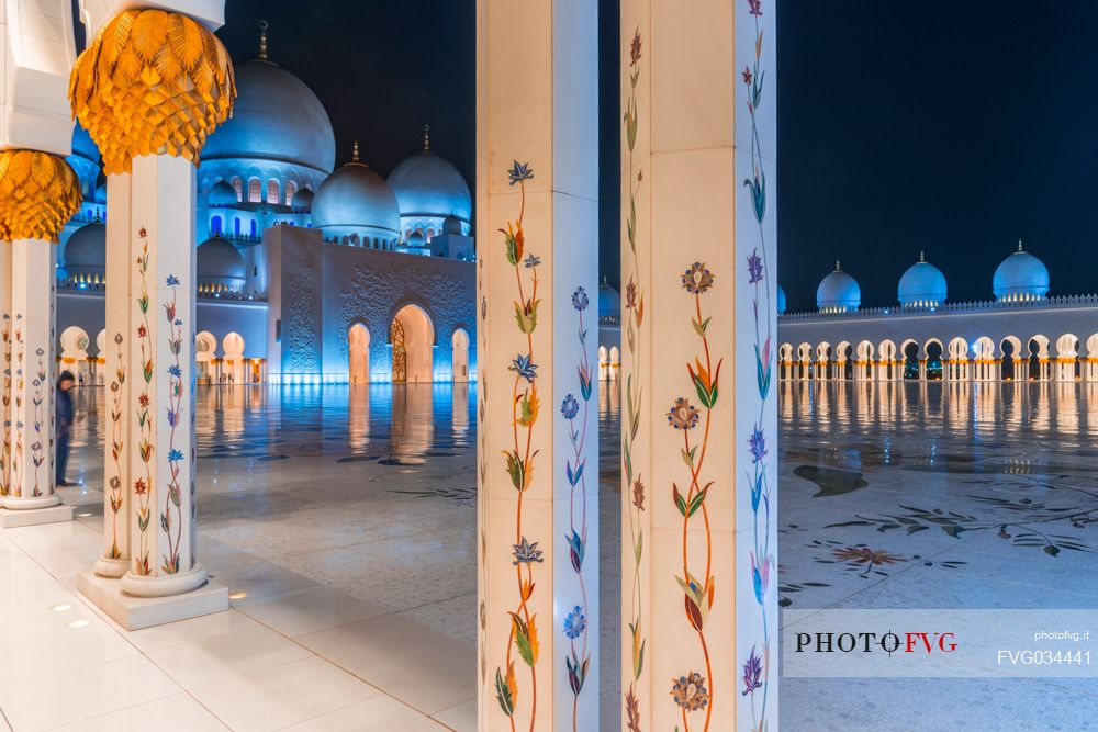 Detail of Sheikh Zayed Grand Mosque in Abu Dhabi at twilight, Emirate of Abu Dhabi, United Arab Emirates, UAE